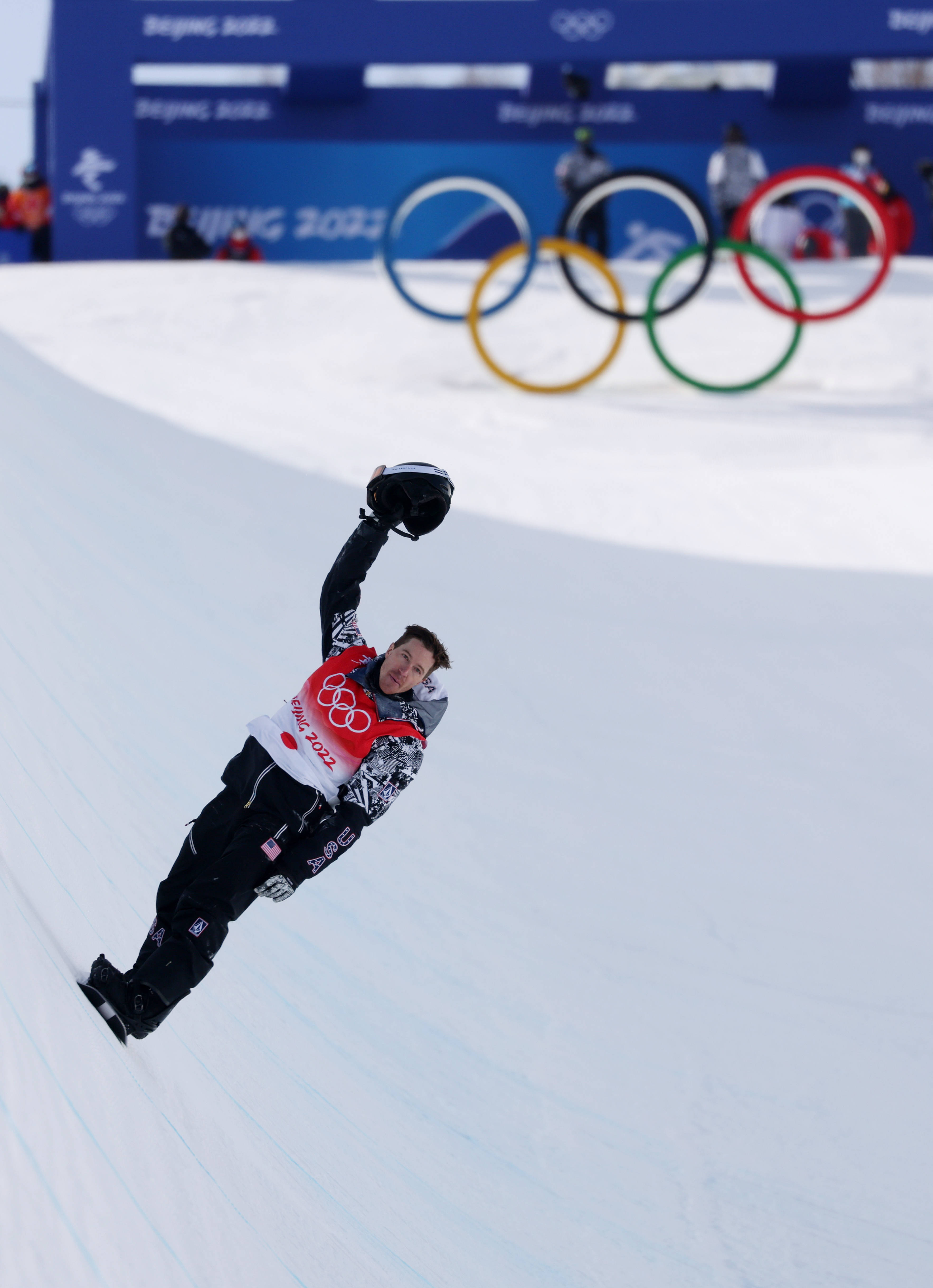 澳大利亚队观众热烈欢呼！，莱万多夫斯基迎来二十赛季出色发挥上演精彩一战(莱万波兰国家队)-开云平台中国